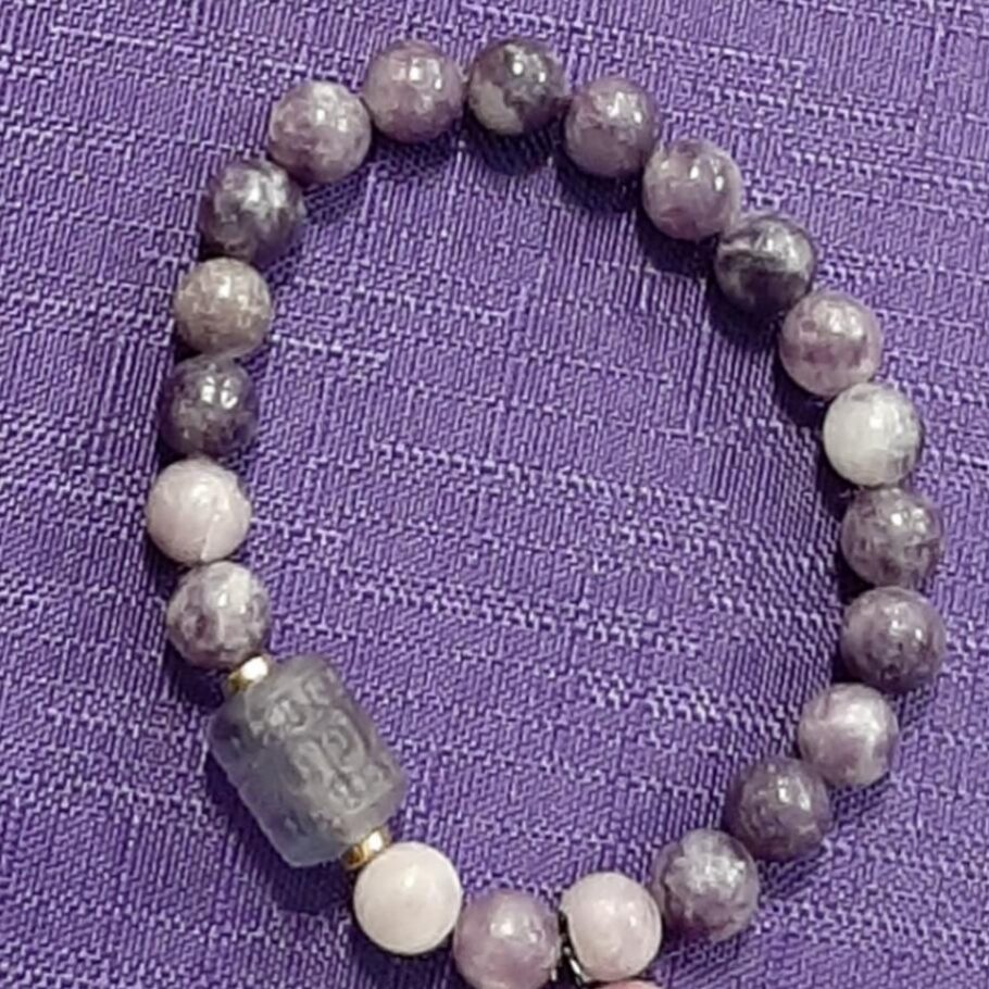 Lilac Agate with Fluorite Focal Bead