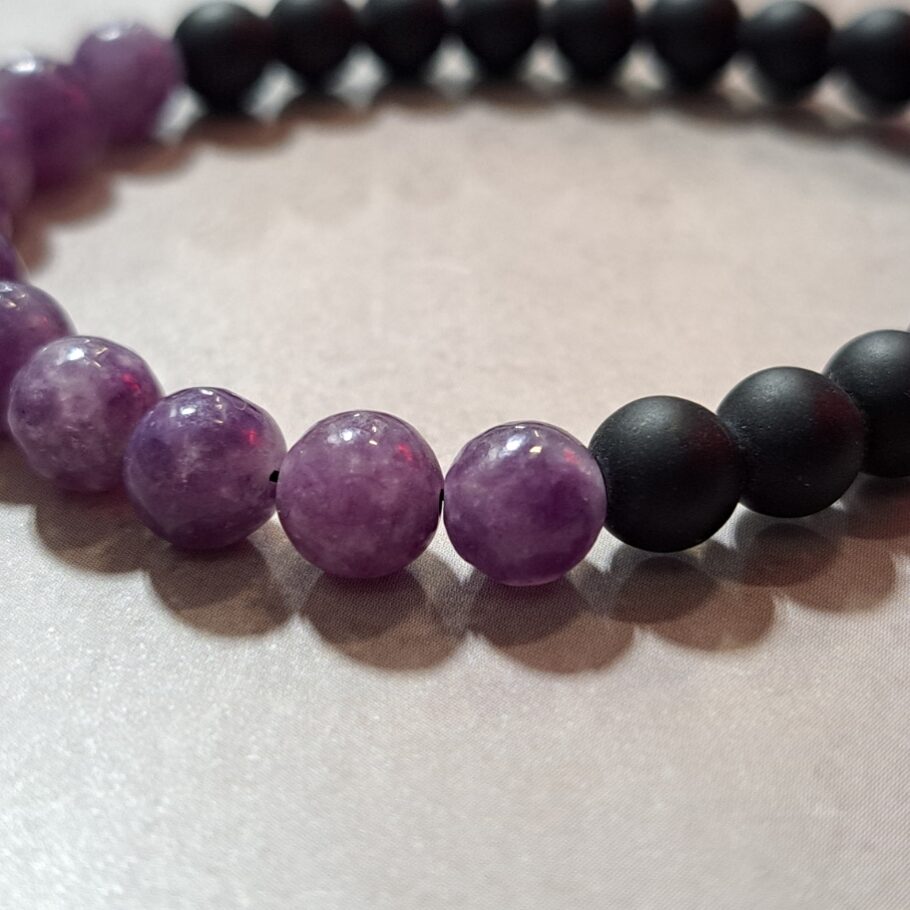 6mm Amethyst and Frosted Onyx Bracelet